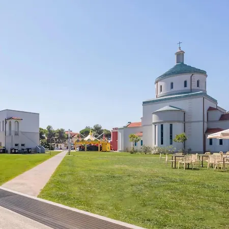 Lodge4 Seafront With Private Patio, Family Friendly, Mins From Pisa Leaning Tower Apartment Calambrone