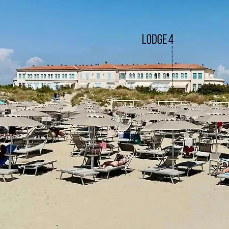 Apartment Lodge4 Seafront With Private Patio, Family Friendly, Mins From Pisa Leaning Tower Calambrone